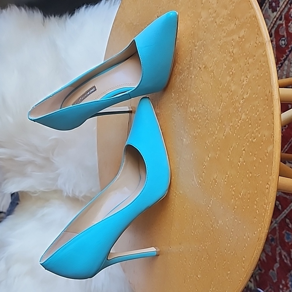 BCBG heels